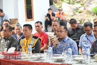 Bupati Humbahas Teken Prasasti