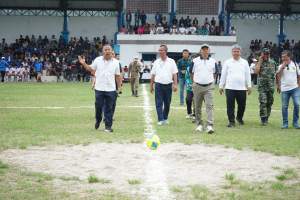 Meriahkan Hari Jadi Ke-81 Taput, Bupati JTP Hutabarat Resmi Buka Turnamen Sepak Bola Bupati Cup 2026