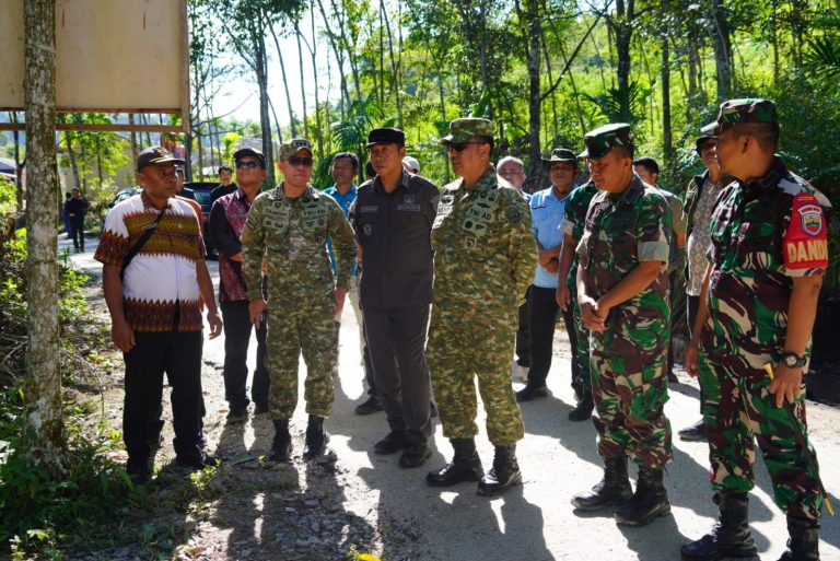 Percepat Pemulihan Pasca Bencana, Pemkab Taput Dampingi Satgas PRR Sumut Tinjau Lokasi Prioritas dan Gelar Rapat Koordinasi
