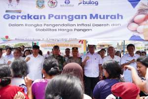 Tekan Inflasi dan Jaga Stabilitas Harga, Bupati Taput Buka Gerakan Pangan Murah di Pasar Tarutung