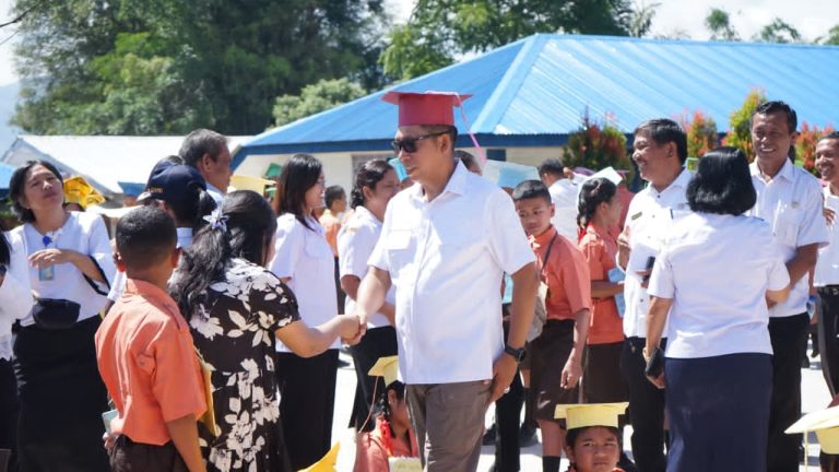 Wujudkan Generasi Unggul, Bupati Taput Dorong Penguatan Karakter 'SAITAPAIAS' dan Literasi 'TAPAMAJUMA' di SMPN 1 Tarutung